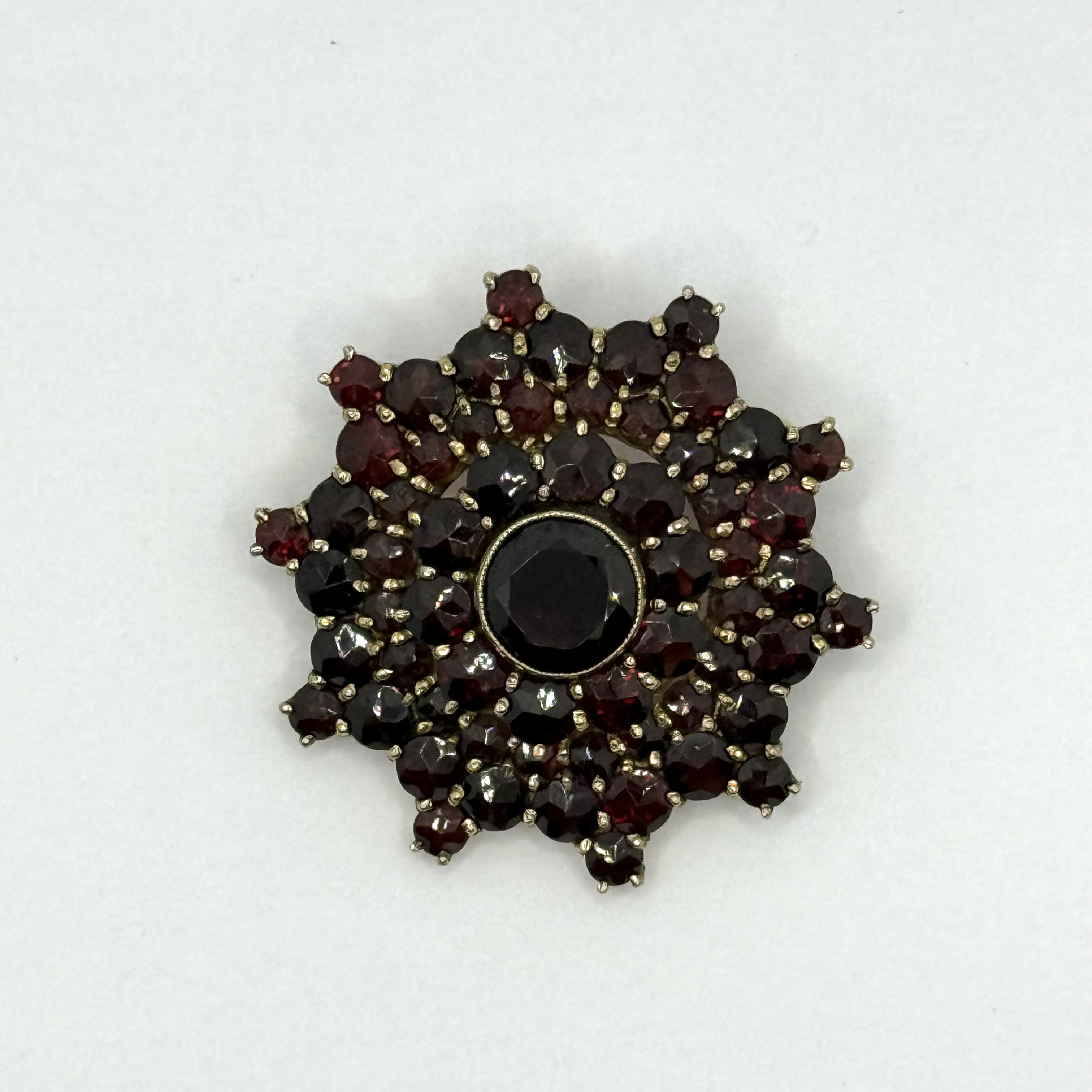 333/ 1 Granatbrosche 11,42 gr
