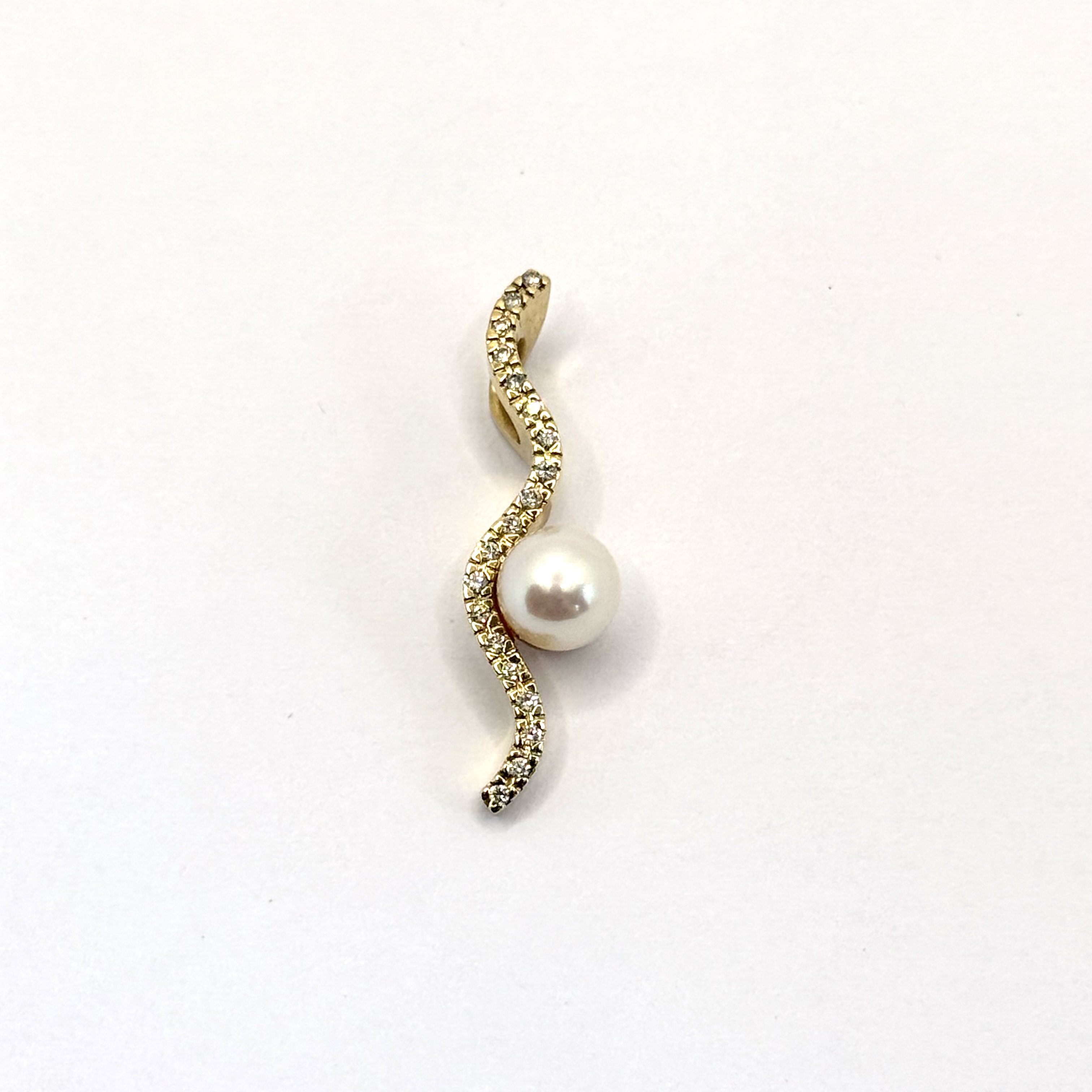 585/ 1 Anhänger mit Dia 0,19ct und Perle 4,22gr